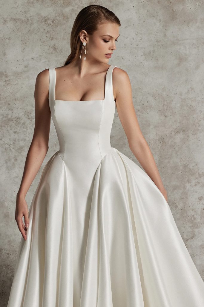 Das Kleid 160 vom Hersteller 160, bei The One - Bridal Couture