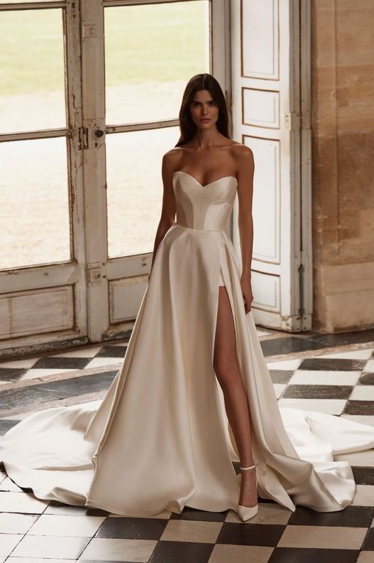 Brautkleid Andalusia vom Hersteller MILLA NOVA, Brautmodengeschäft The One aus Fulda