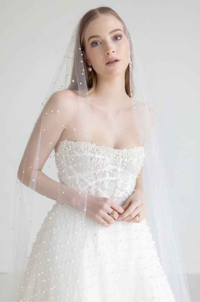 Brautkleid Ciana 64400B vom Hersteller WATTERS DESIGNS, Brautmodengeschäft The One aus Fulda