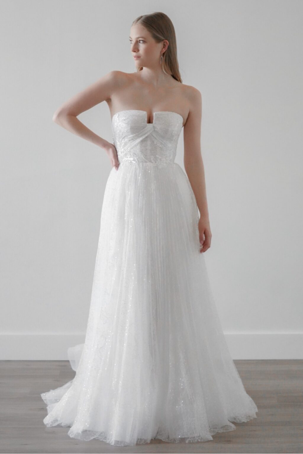 Brautkleid Danae 66702B vom Hersteller WATTERS DESIGNS, Brautmodengeschäft The One aus Fulda