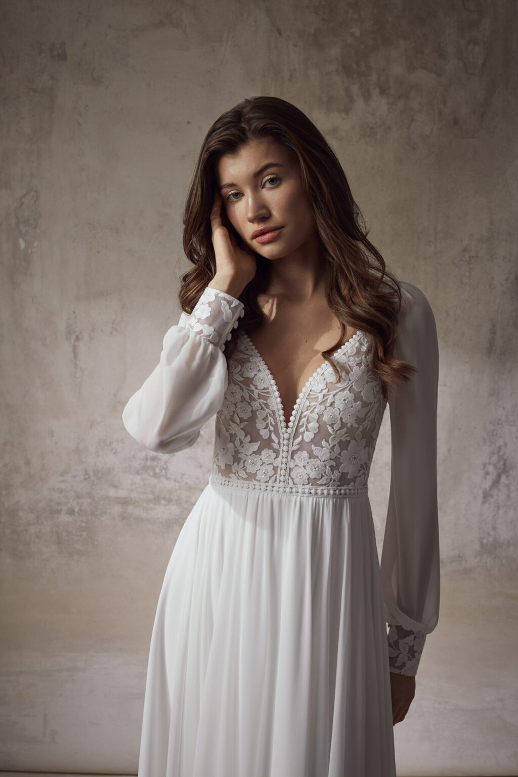 Brautkleid Noble With Sleeves vom Hersteller THE ONE SELECTION, Brautmodengeschäft The One aus Fulda