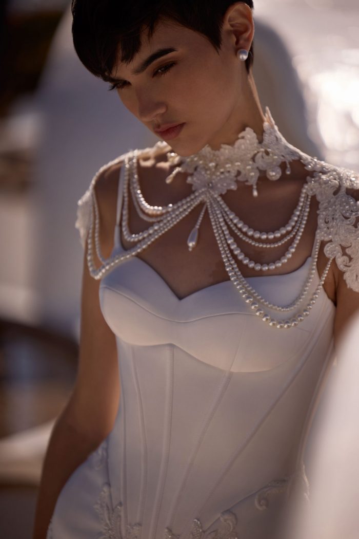 Brautkleid Noir Necklace vom Hersteller MILLA NOVA, Brautmodengeschäft The One aus Fulda