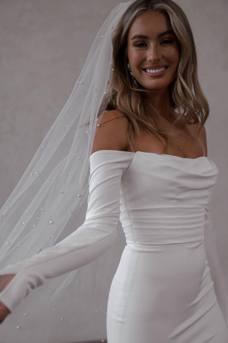 Brautkleid Winter vom Hersteller MWL Bridal (made with love bridal), Brautmodengeschäft The One aus Fulda