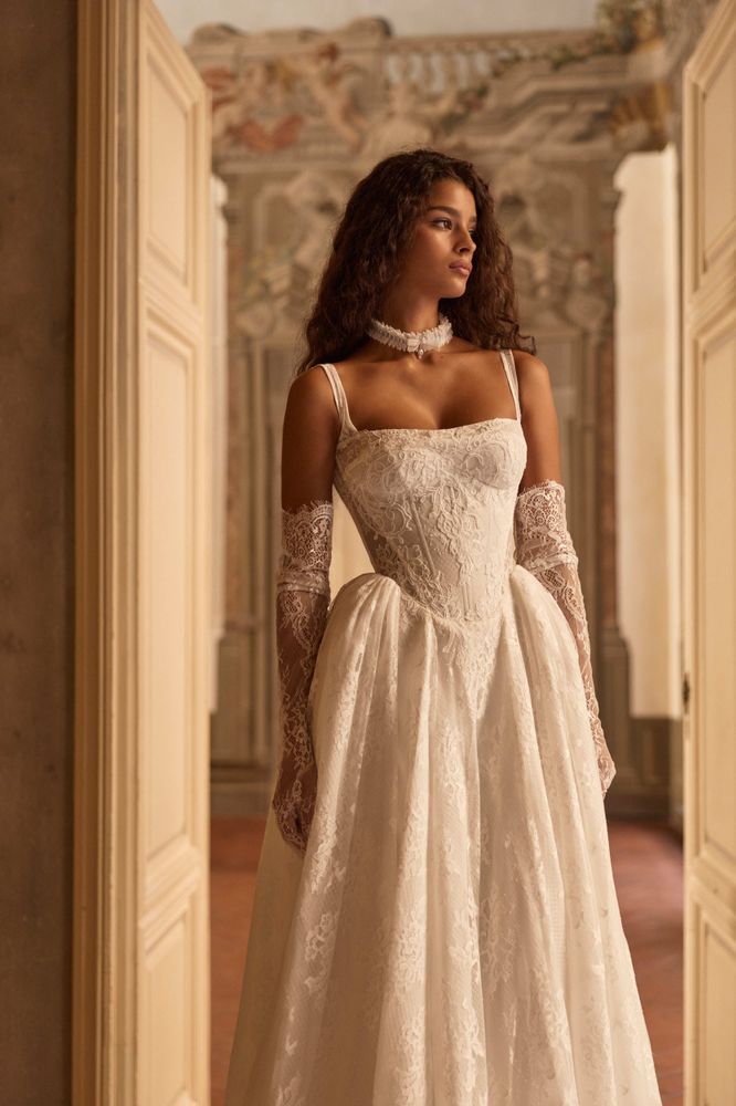 Brautkleid Arlisse vom Hersteller MILLA NOVA, Brautmodengeschäft The One aus Fulda