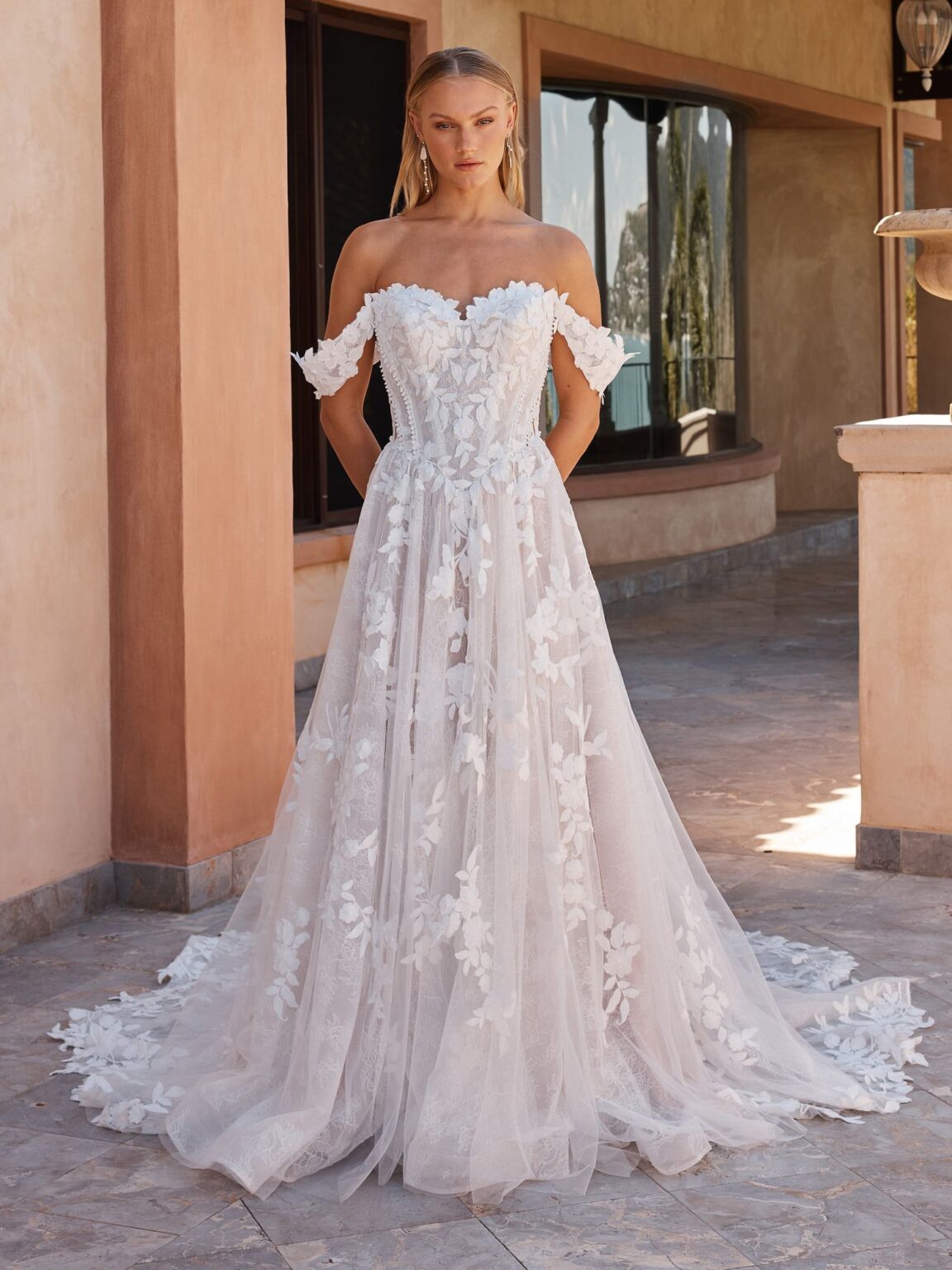 Brautkleid Osha vom Hersteller MADI LANE, Brautmodengeschäft The One aus Fulda